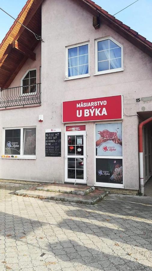 Apartman Chiarita Nemsova Exterior photo