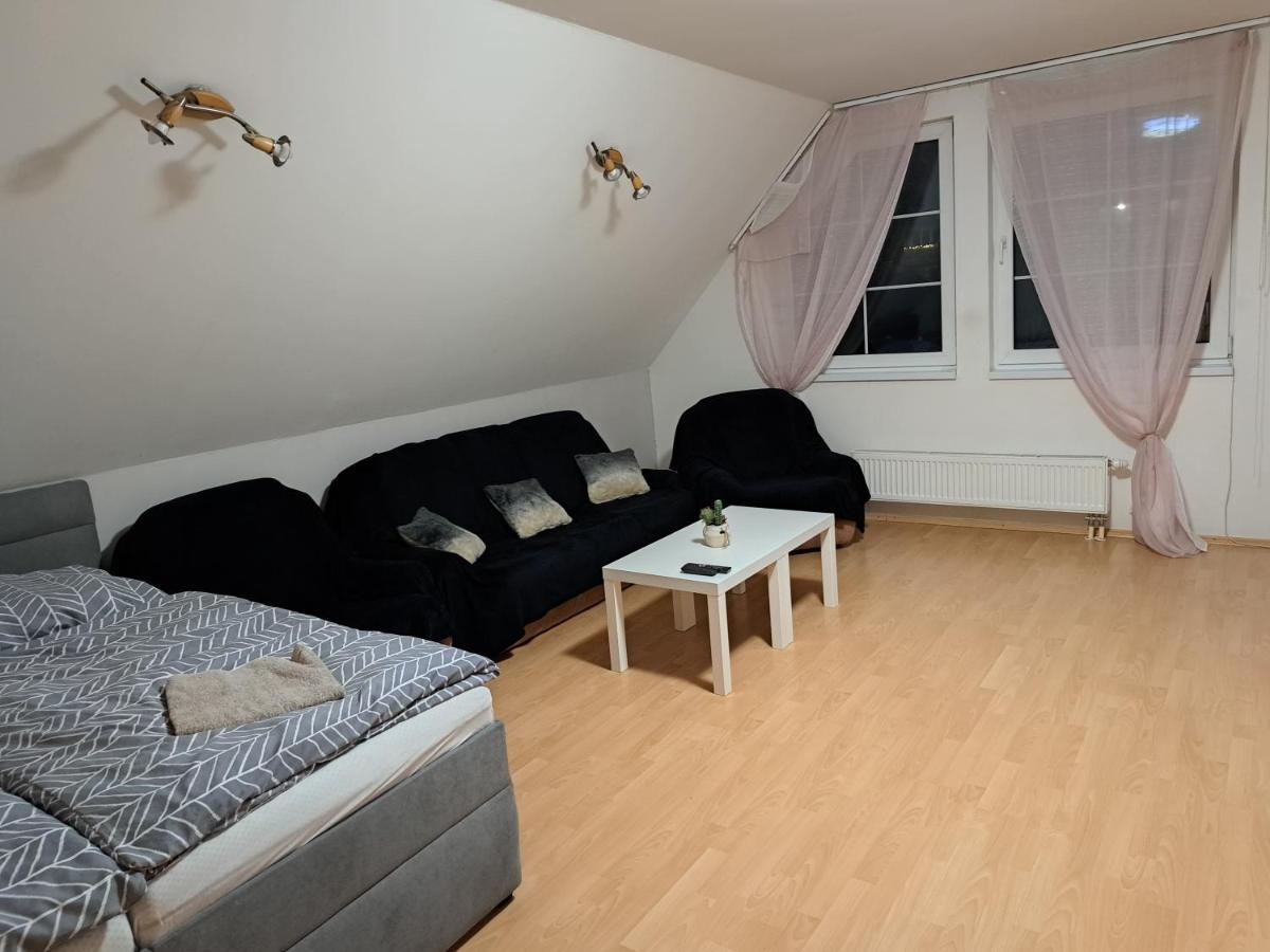 Apartman Chiarita Nemsova Exterior photo